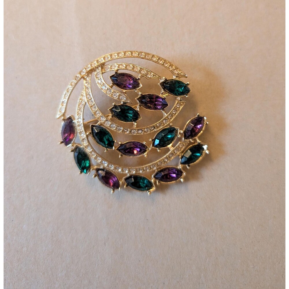 Vintage Gold Tone Rhinestone & Faux Gem Brooch